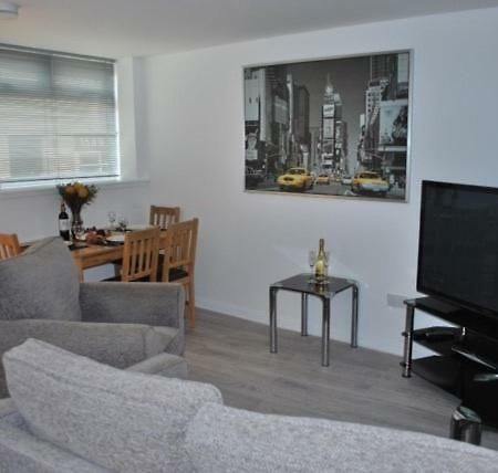 Gallowgate Square Apartments Ларгс Экстерьер фото