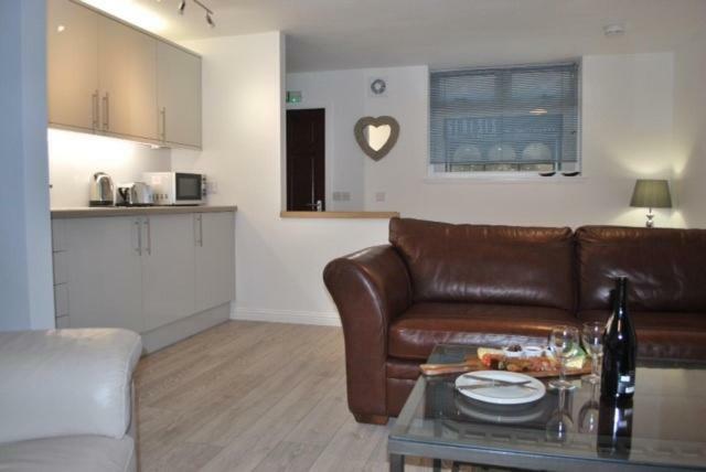 Gallowgate Square Apartments Ларгс Экстерьер фото