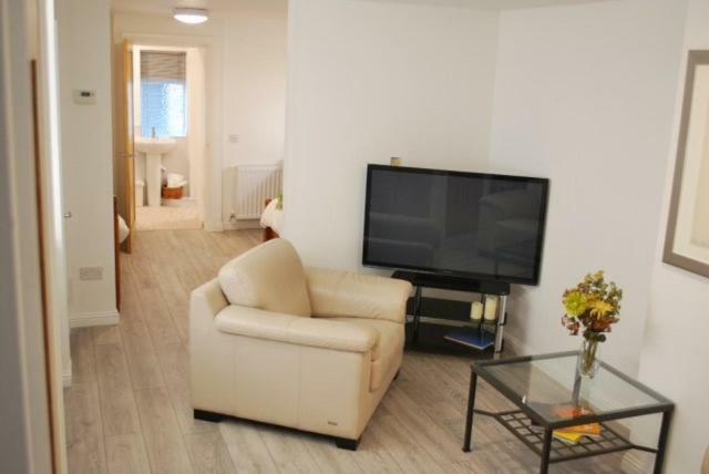 Gallowgate Square Apartments Ларгс Экстерьер фото